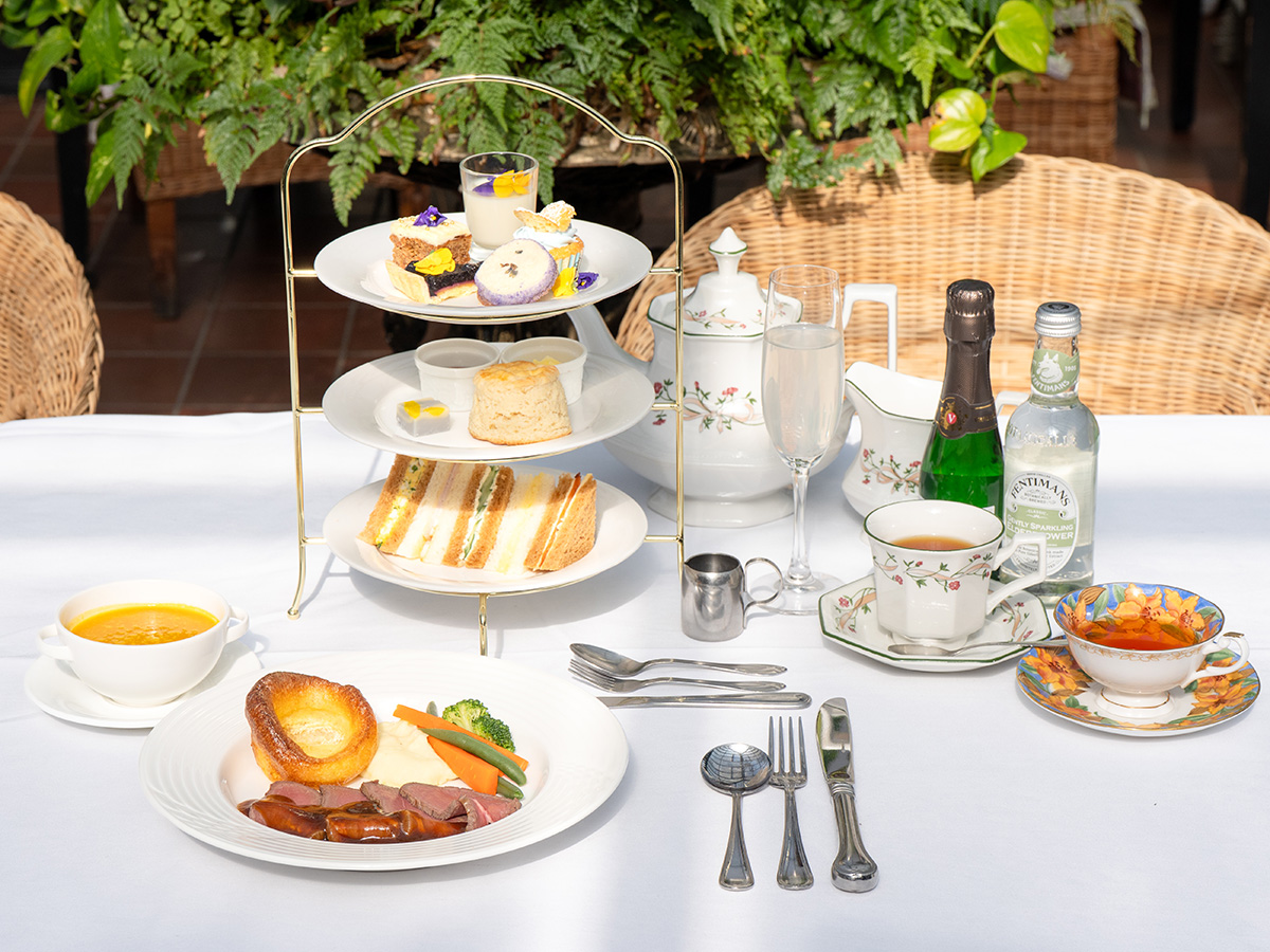 英国庭園で優雅にラグジュアリー・アフタヌーンティー | 蓼科高原